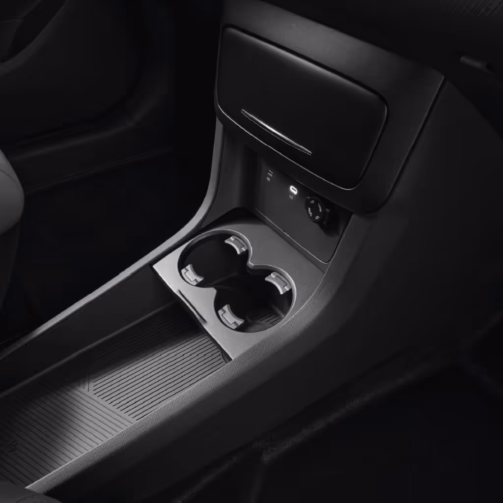 Dongfeng 06 Practical Interior