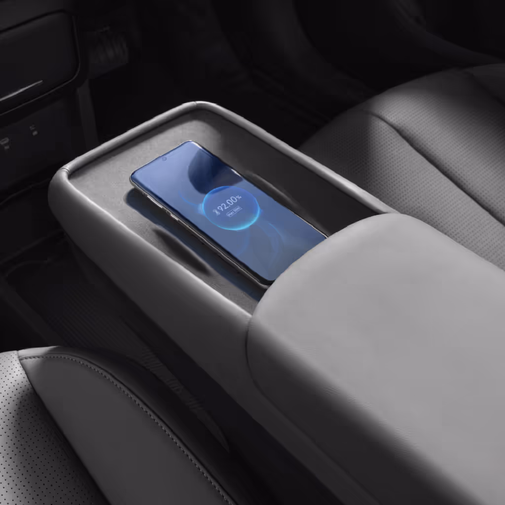 Dongfeng 06 Wireless Phone Charger